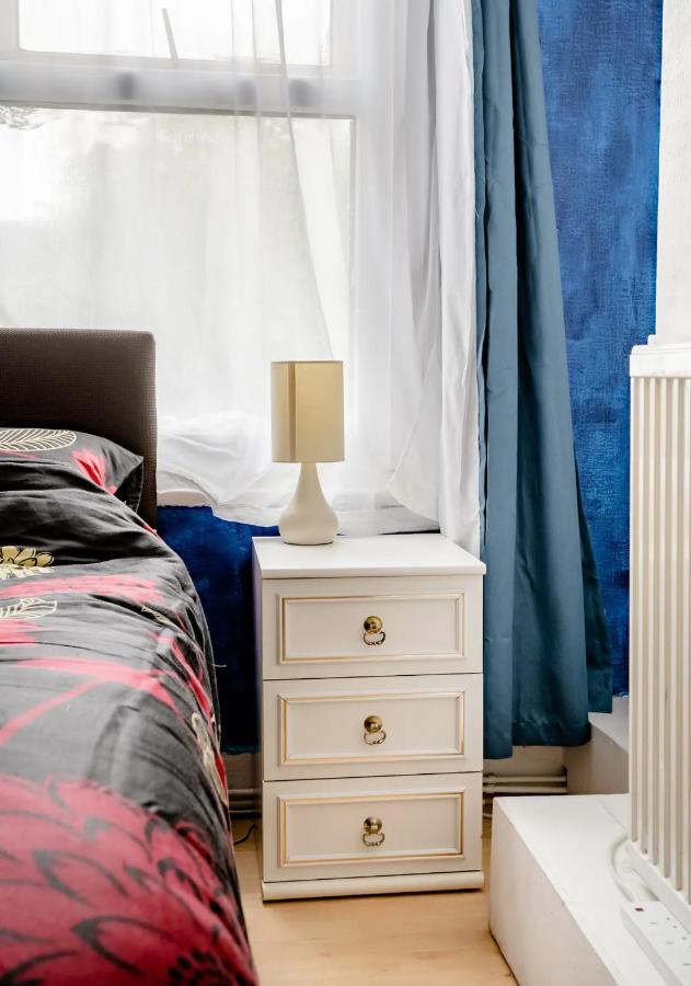 Homestay Near Tottenham Hotspur Stadium London Eksteriør bilde