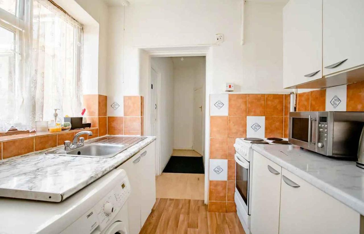 Homestay Near Tottenham Hotspur Stadium London Eksteriør bilde
