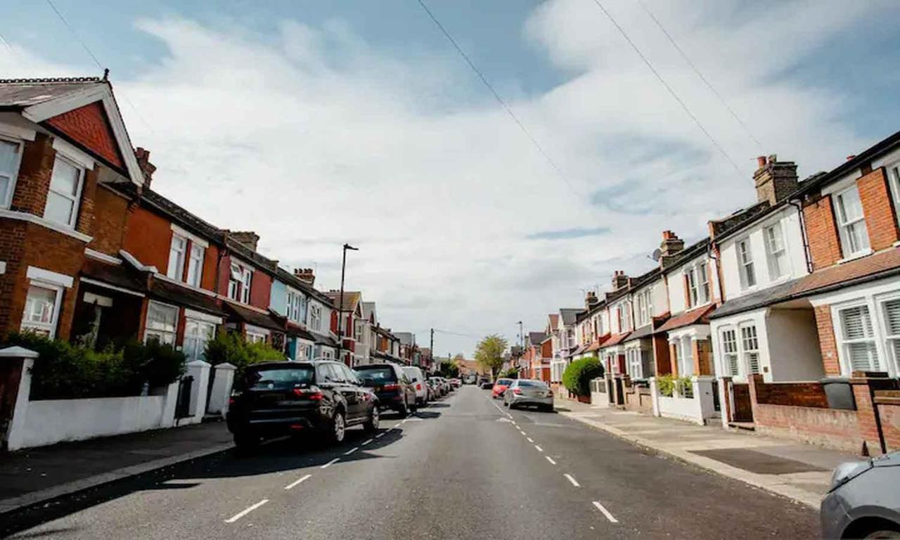 Homestay Near Tottenham Hotspur Stadium London Eksteriør bilde