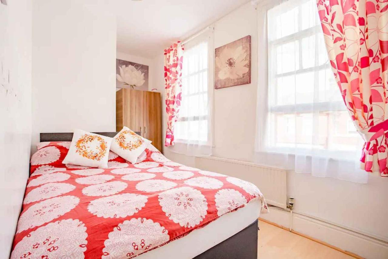 Homestay Near Tottenham Hotspur Stadium London Eksteriør bilde