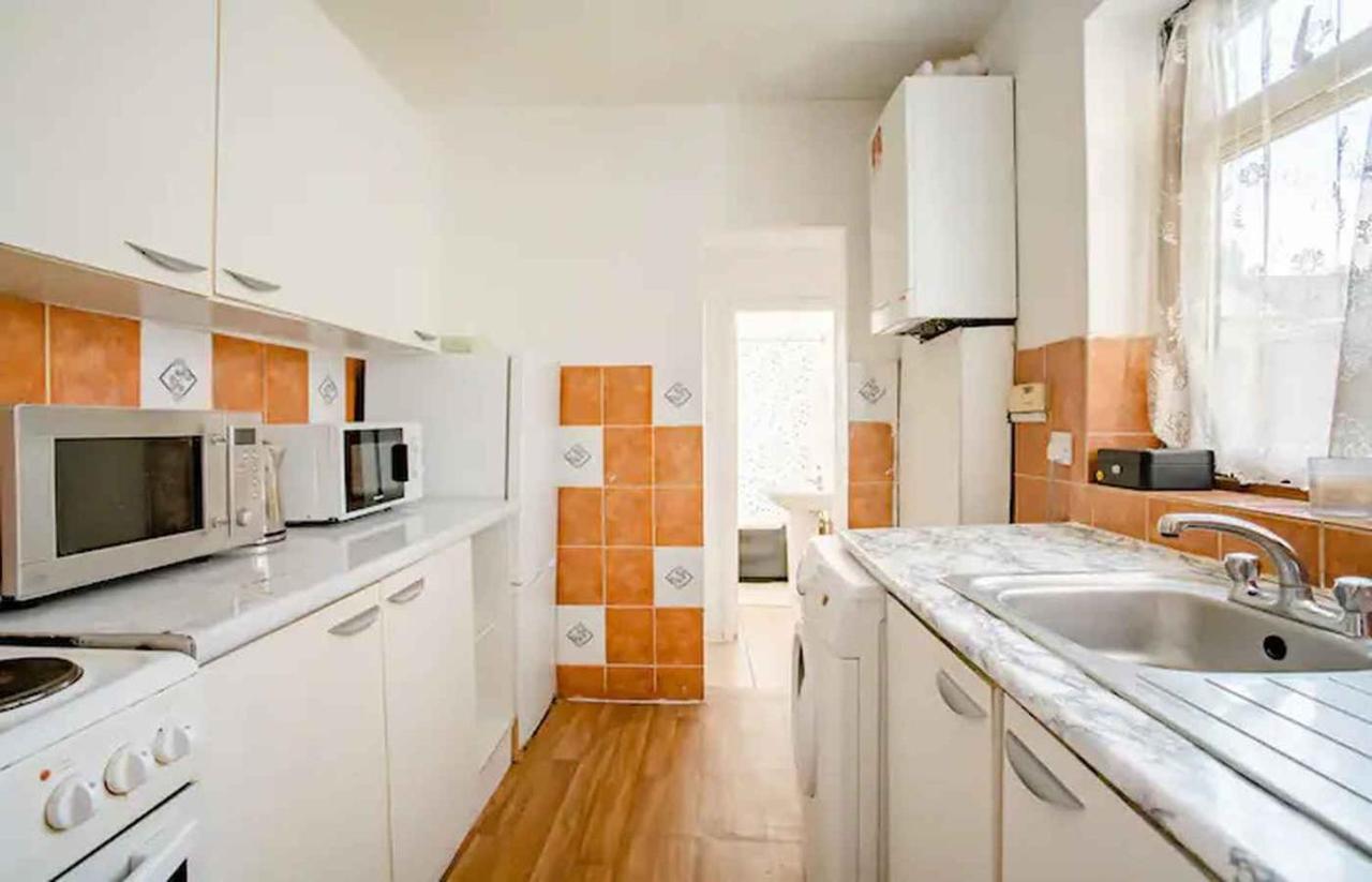 Homestay Near Tottenham Hotspur Stadium London Eksteriør bilde
